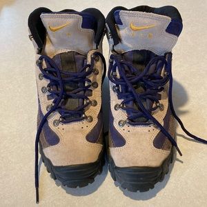 Nike ACG Hiking Boots